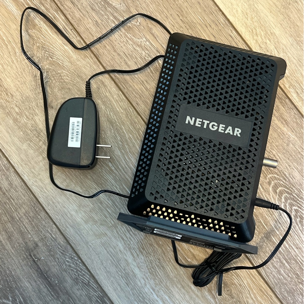 NETGEAR Cable Modem cm1000 - Picture 2 of 7